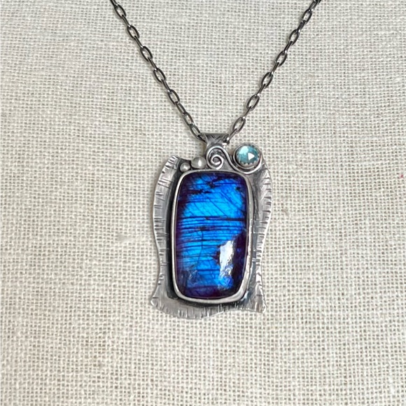 Purple and Blue Labradorite Pendant with Blue Topaz Accent - Picture 6 of 10